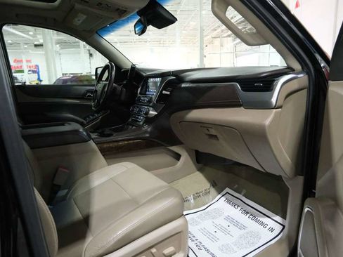 Used 2018 Chevrolet Suburban LT RWD image 33