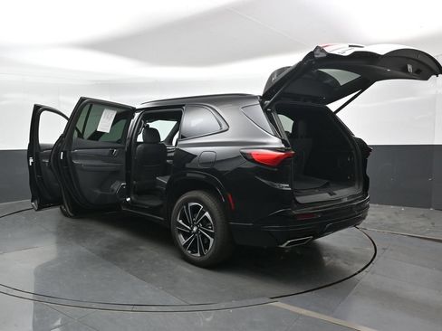 Used 2025 Buick Enclave Sport Touring AWD/4WD image 50