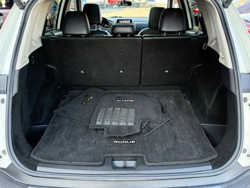 Used 2021 Nissan Rogue SV w/ Premium Package AWD/4WD image 7