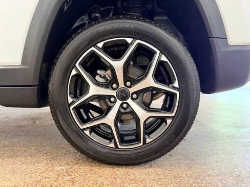 Used 2025 Jeep Compass Limited AWD/4WD image 25