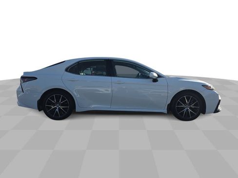 Used 2024 Toyota Camry SE w/ Blackout Package (TMS) FWD image 9