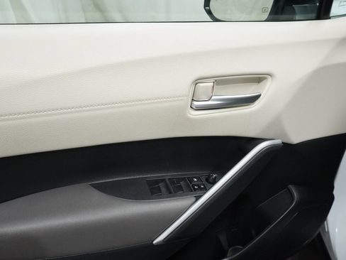 Certified 2023 Toyota Corolla Cross XLE image 22