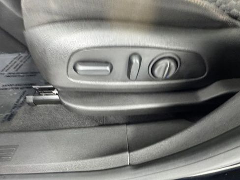 Used 2019 Chevrolet Equinox LT AWD/4WD image 11