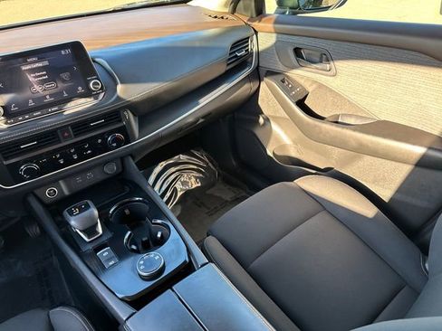 Used 2023 Nissan Rogue S image 22