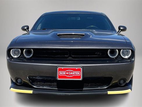 Used 2022 Dodge Challenger R/T w/ Plus Package image 2