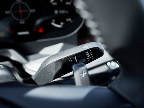 Used 2024 Porsche 911 Carrera 4S w/ Premium Package image 52