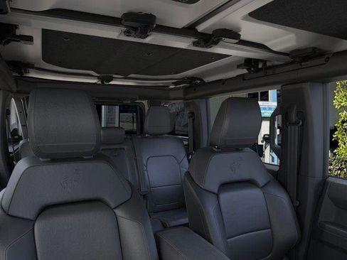 New 2025 Ford Bronco Badlands image 12