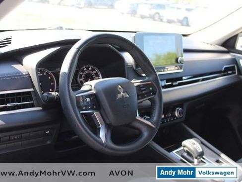 Used 2023 Mitsubishi Outlander SE AWD/4WD image 14