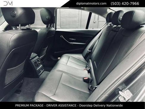 Used 2017 BMW 320i Sedan RWD image 23