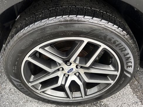 Used 2018 Ford Explorer Sport w/ Equipment Group 401A AWD/4WD image 8