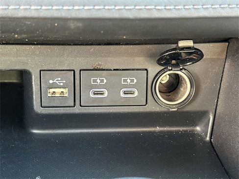 Used 2023 Toyota Highlander LE image 38