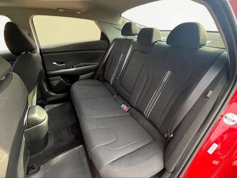 Certified 2025 Hyundai Elantra SEL image 26