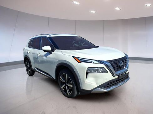 Used 2021 Nissan Rogue Platinum image 1