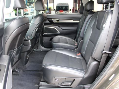 Used 2023 Kia Telluride S AWD/4WD image 41