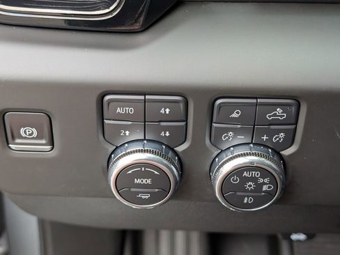 Used 2026 GMC Sierra 1500 AT4 w/ AT4 Premium Package AWD/4WD image 19