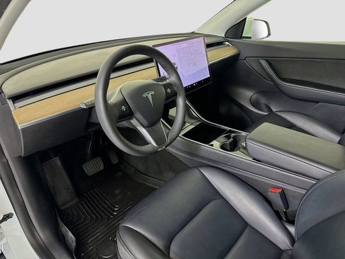 Used 2021 Tesla Model Y Long Range AWD/4WD image 9