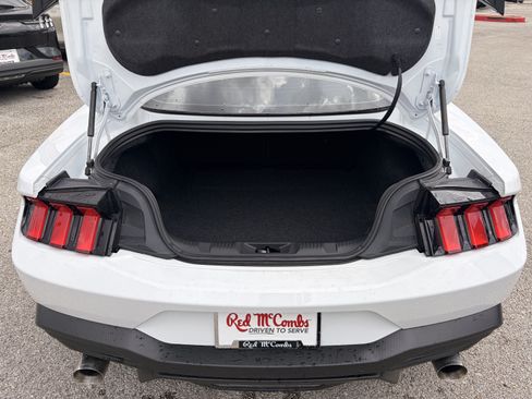 Certified 2025 Ford Mustang Coupe RWD image 5