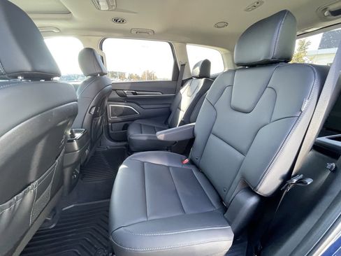 New 2025 Kia Telluride S image 28