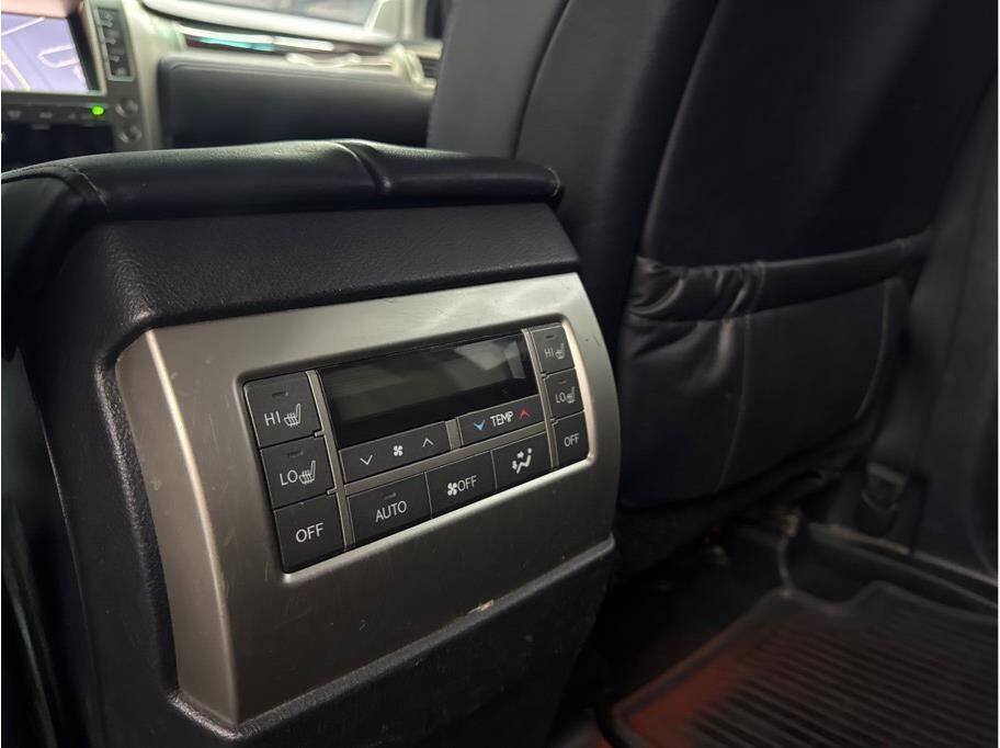 Used 2014 Lexus GX 460 w/ Premium Package AWD/4WD image 16