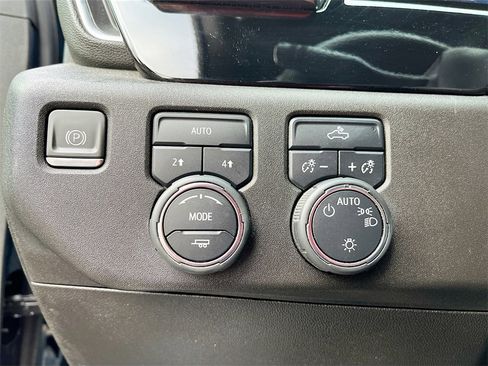 Used 2023 Chevrolet Silverado 1500 LT image 10