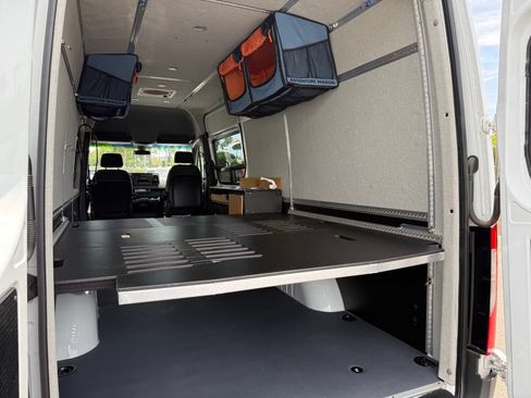 Used 2020 Mercedes-Benz Sprinter 2500 image 16