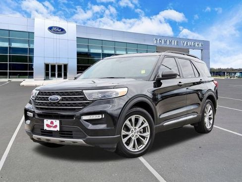 Used 2022 Ford Explorer XLT w/ Equipment Group 202A RWD image 1