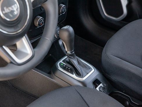 Used 2019 Jeep Renegade Sport w/ Sport Appearance Group image 14