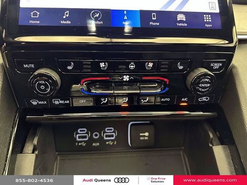 Used 2023 Jeep Grand Cherokee Overland w/ Luxury Tech Group IV AWD/4WD image 26