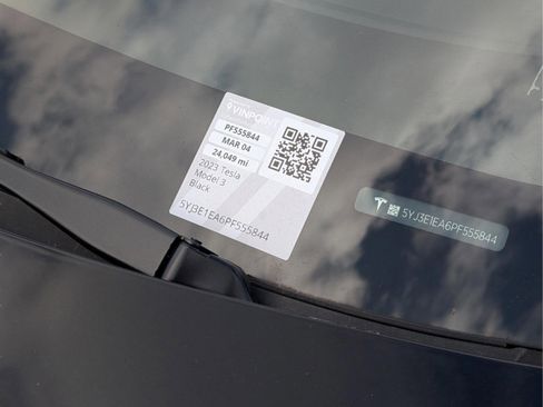 Used 2023 Tesla Model 3 Standard Range image 9