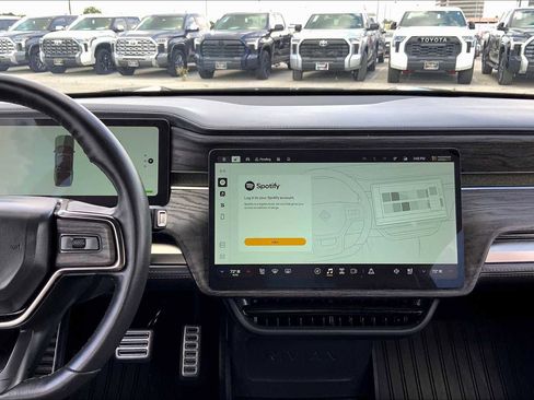 Used 2022 Rivian R1T Adventure image 6