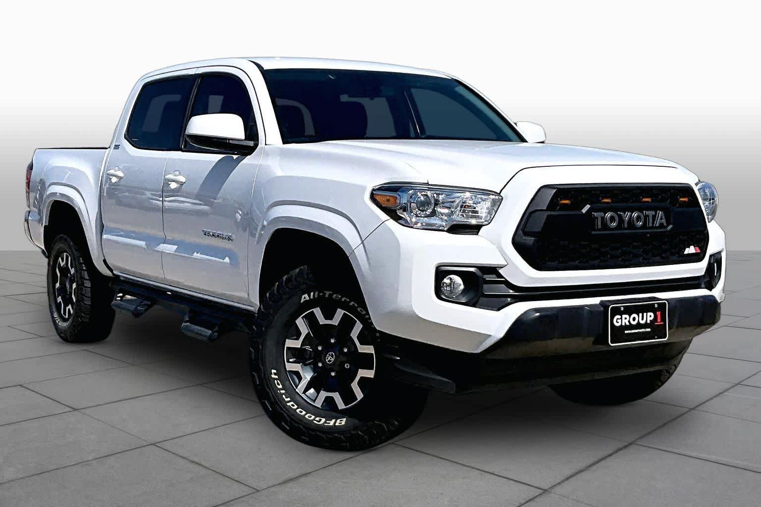 Used 2020 Toyota Tacoma SR5 RWD image 3