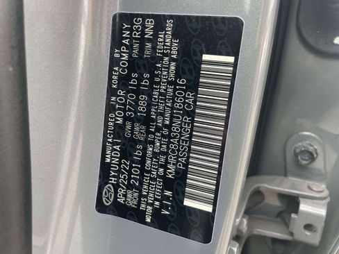 Used 2022 Hyundai Venue SEL FWD image 15