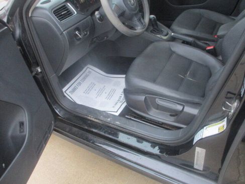 Used 2011 Volkswagen Jetta SE image 22