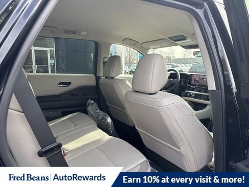 New 2026 Nissan Pathfinder SL image 15