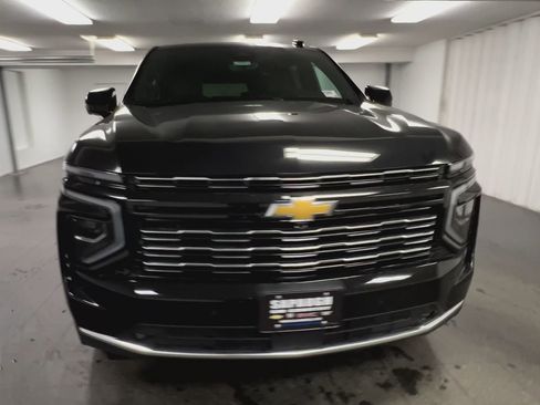 New 2025 Chevrolet Suburban High Country AWD/4WD image 39