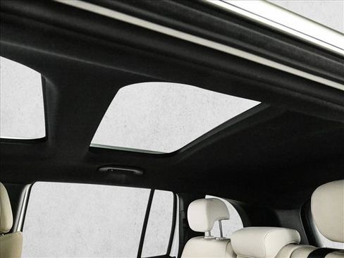 Certified 2024 Mercedes-Benz GLB 250 4MATIC image 21