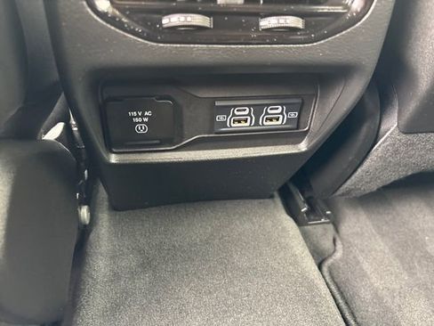 Used 2024 Jeep Grand Cherokee Laredo X w/ Luxury Tech Group I AWD/4WD image 12