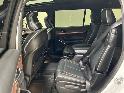 Used 2025 Jeep Grand Cherokee L Summit w/ Obsidian Package image 26