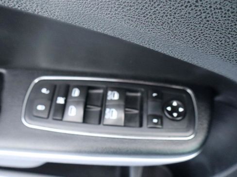 Used 2020 Chrysler 300 S RWD image 28