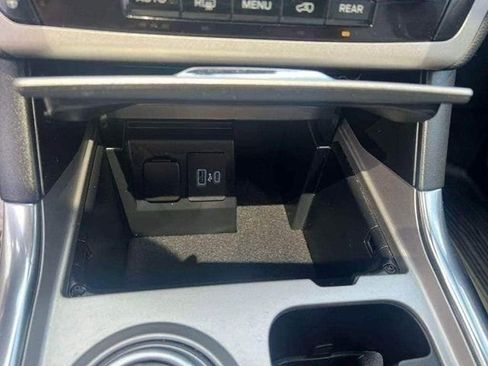 Used 2022 Ford Explorer XLT w/ Equipment Group 202A image 15