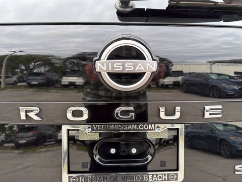 Certified 2023 Nissan Rogue SV w/ SV Premium B Package AWD/4WD image 10