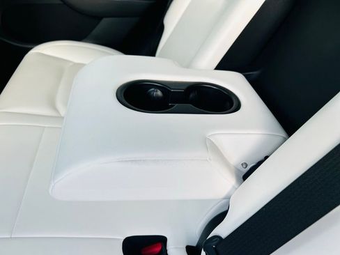 Used 2021 Tesla Model Y Performance image 23