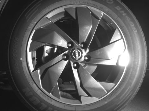Used 2025 Nissan Rogue SV AWD/4WD image 12