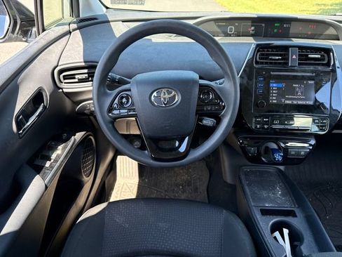 Used 2019 Toyota Prius LE AWD/4WD image 19