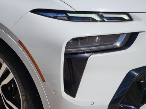 Used 2024 BMW X7 xDrive40i w/ M Sport Package image 7