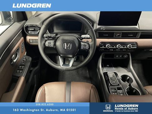 New 2026 Honda Pilot Touring image 8