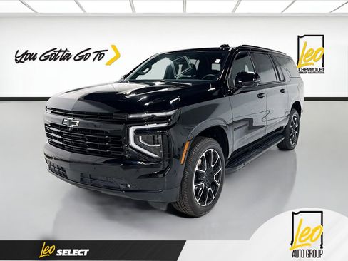 Used 2026 Chevrolet Suburban RST w/ Comfort Package AWD/4WD image 1