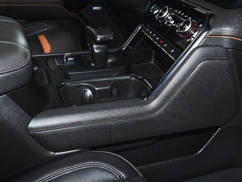 Used 2024 GMC Sierra 1500 AT4 w/ Technology Package image 70