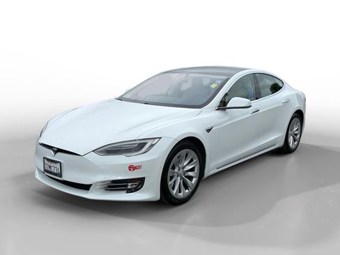 Used 2017 Tesla Model S 75D image 1