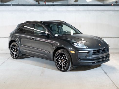 Certified 2026 Porsche Macan AWD/4WD image 7